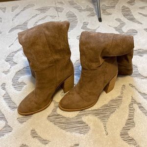 Vici Dolls Brown suede boots! Size 6. Gently used. No scuffs at all!